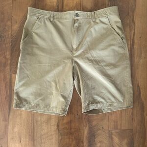 Men’s Gerry beige shorts, size 40
